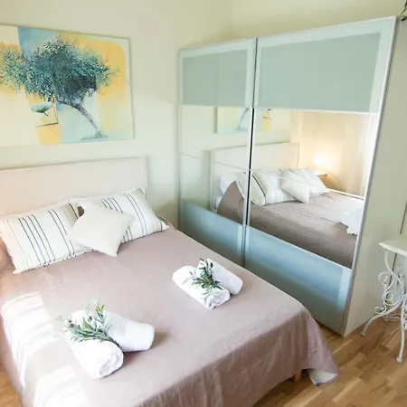 Apartment Alex Luxury PalaiónTsiflíkion